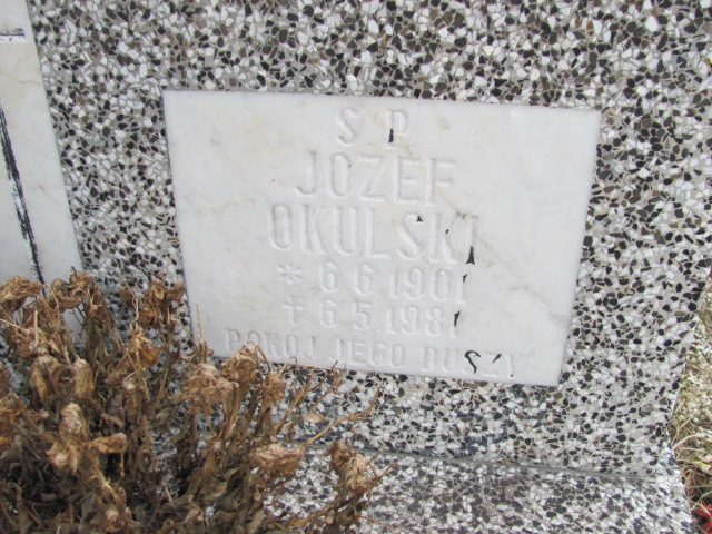 Grób Józef Okulski